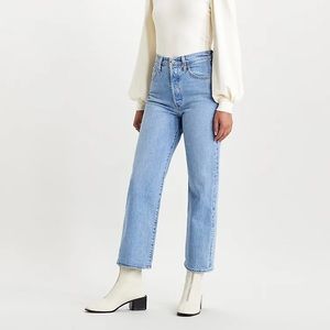 Levis Ribcage, Tango Gossip